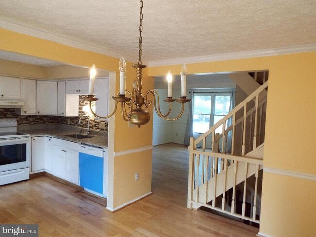 Building Photo - 3656 Woodhaven Ct