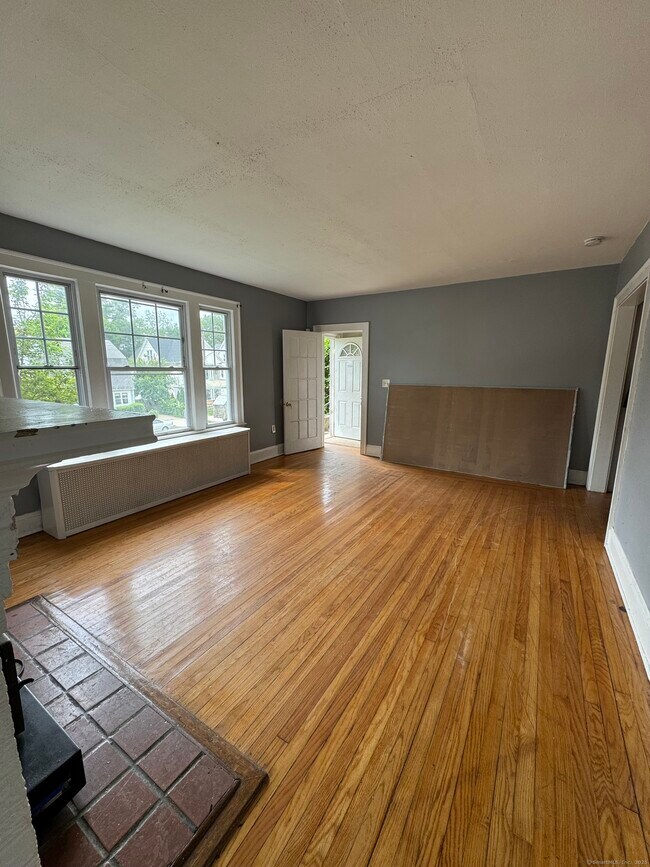 Building Photo - 1559 Ella T Grasso Blvd