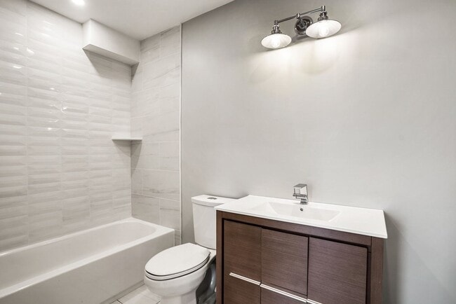 Building Photo - 220-222 Austin St
