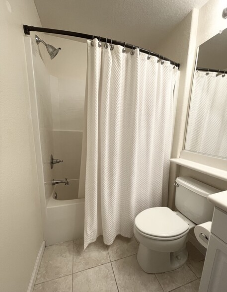 Master bathroom - 27 Meritage Cmn