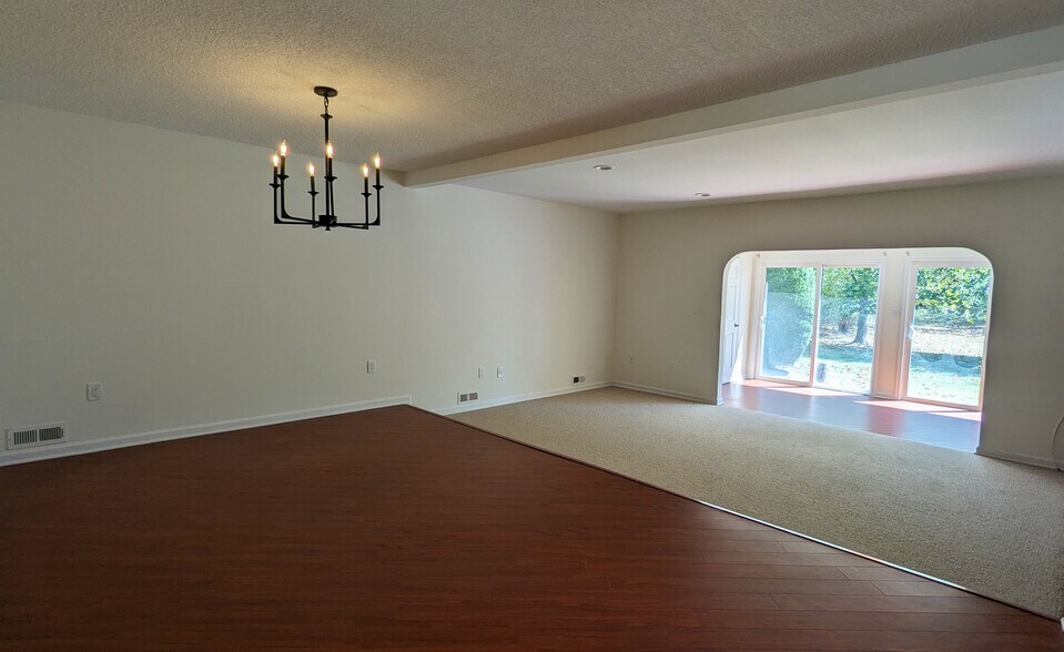 Building Photo - 131 Berkshire Ct