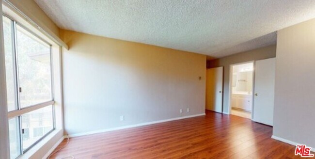 Building Photo - 6225 Canterbury Dr