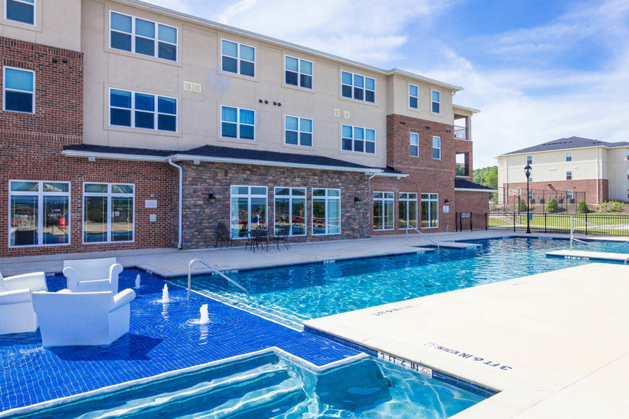 Pool - Traverse Commons