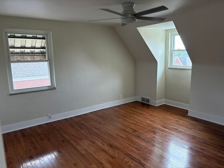 Building Photo - 1364 Simona Dr