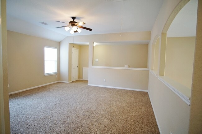 Building Photo - 26834 Henson Falls Dr