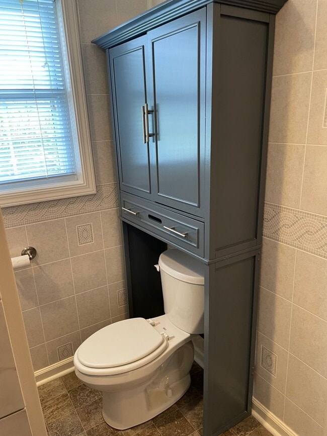 Building Photo - Beautiful 2 Bed, 1 Bath Brick Home in coun...