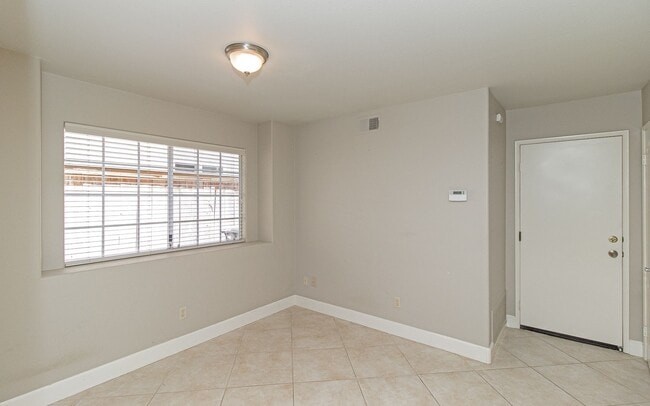 Building Photo - Amazing Beautiful Rancho Del Oro Home!!