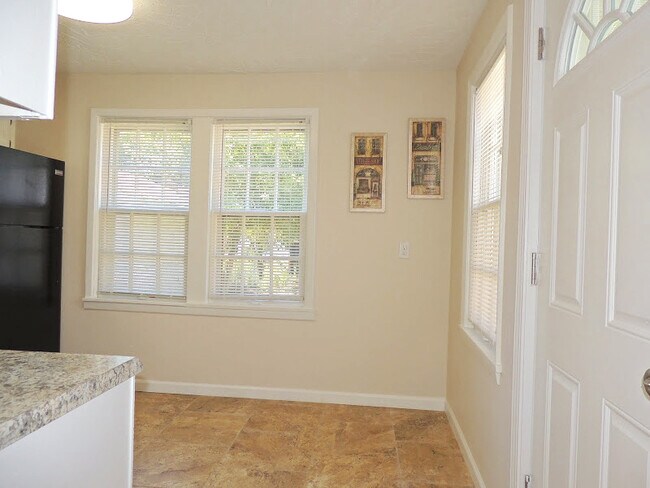 Building Photo - Beautifully Renovated 3BR Cape Cod in Shaker Heights – Spacious & Move-In Ready!