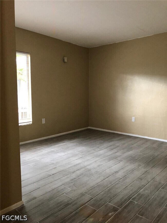 Building Photo - 1830 Maravilla Ave