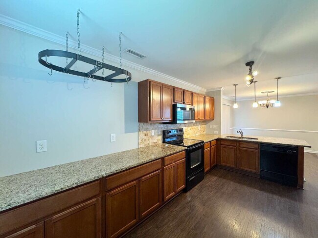 Building Photo - Spacious Three Bedroom Home in Churchill N...