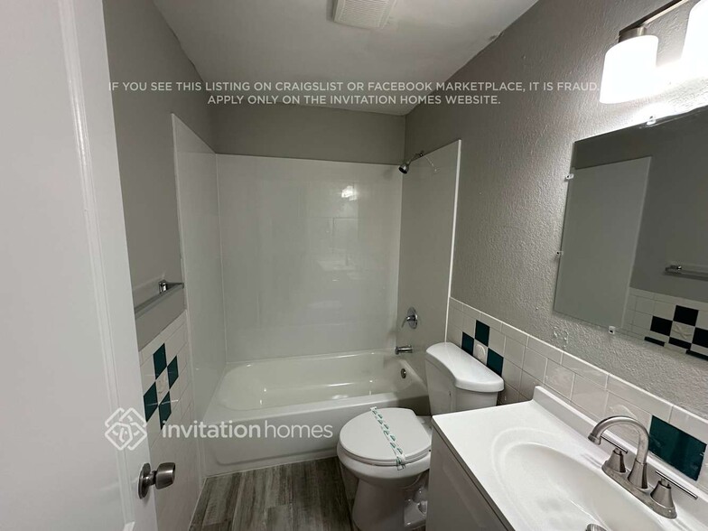 Building Photo - 6206 Wauconda Way W