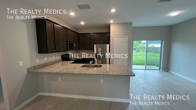 Building Photo - 3290 Halden Ave SE