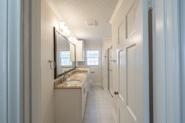 Building Photo - 2810 24th St