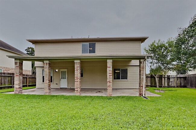 Building Photo - 21884 Whispering Forest Dr