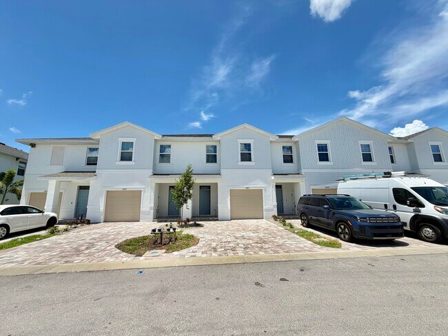 Building Photo - 12813 SW Forli Wy