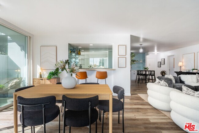 Building Photo - 9950 Durant Dr