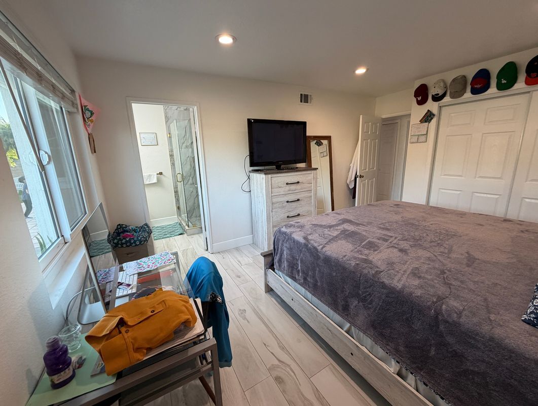 Building Photo - 1490 Sierra Madre Dr