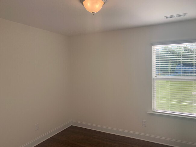 Building Photo - 117 Gregory Drive