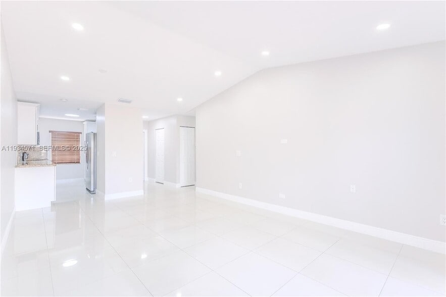 Building Photo - 5145 SW 140th Pl