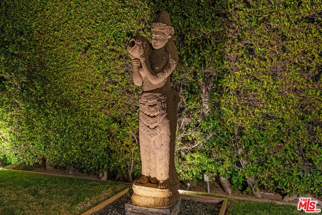 Building Photo - 3761 Sheridge Dr