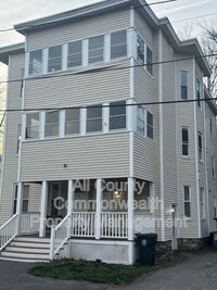 Building Photo - 8 Elm St