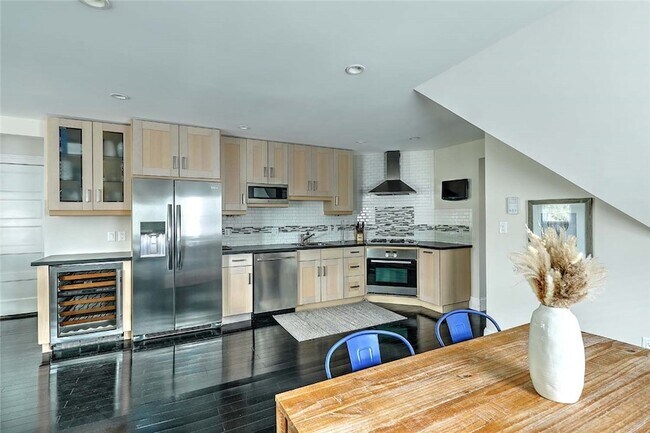 Building Photo - 26 S Angell St