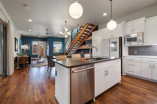 Building Photo - 4325 Banister Ln