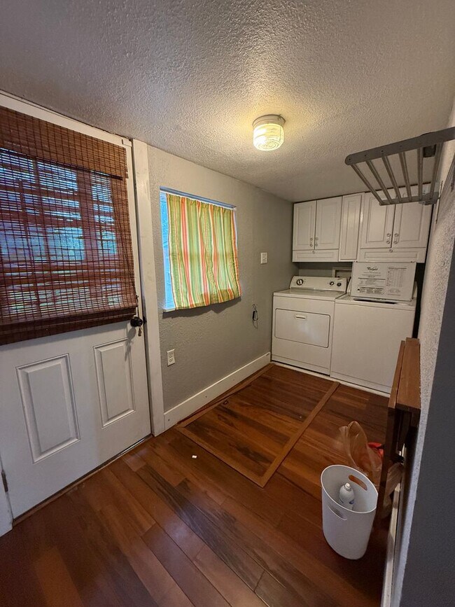 Building Photo - 2 bed/1 bath Norman Cottage