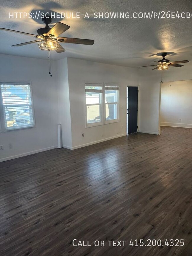 Building Photo - Charming 2-Bedroom Home in Tulare – Modern...