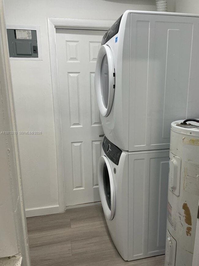 Building Photo - 800 N 58th Ave