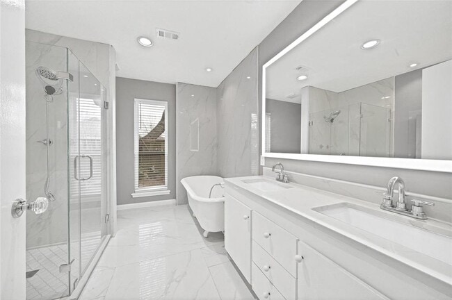 Building Photo - 803 Chateau Pl