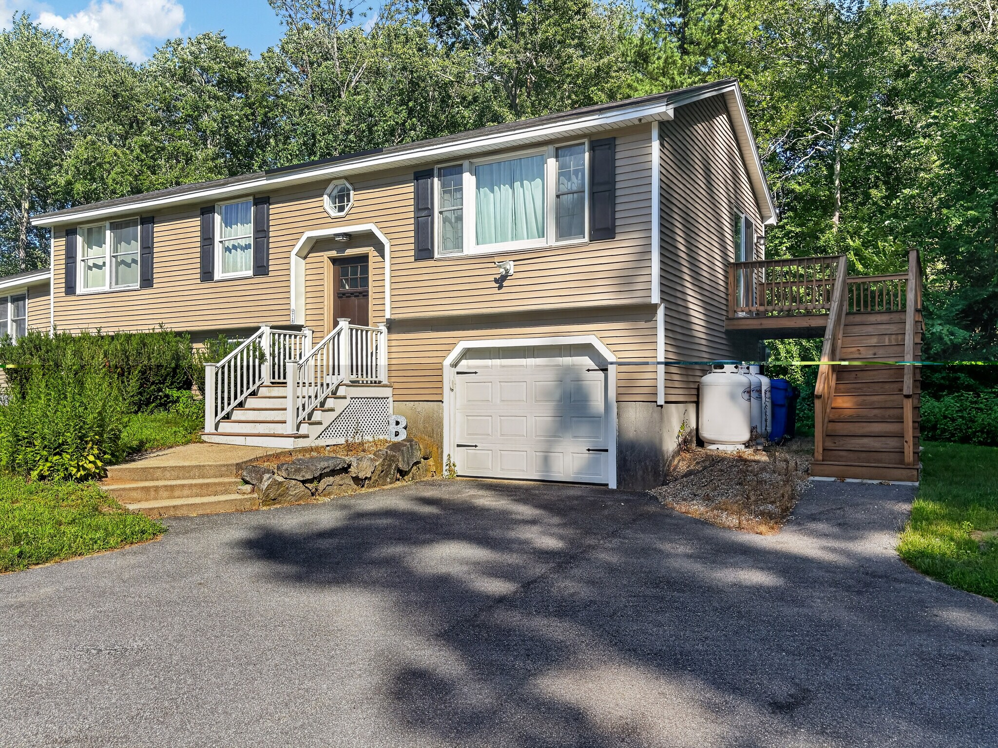 Building Photo - 129 Dracut Rd