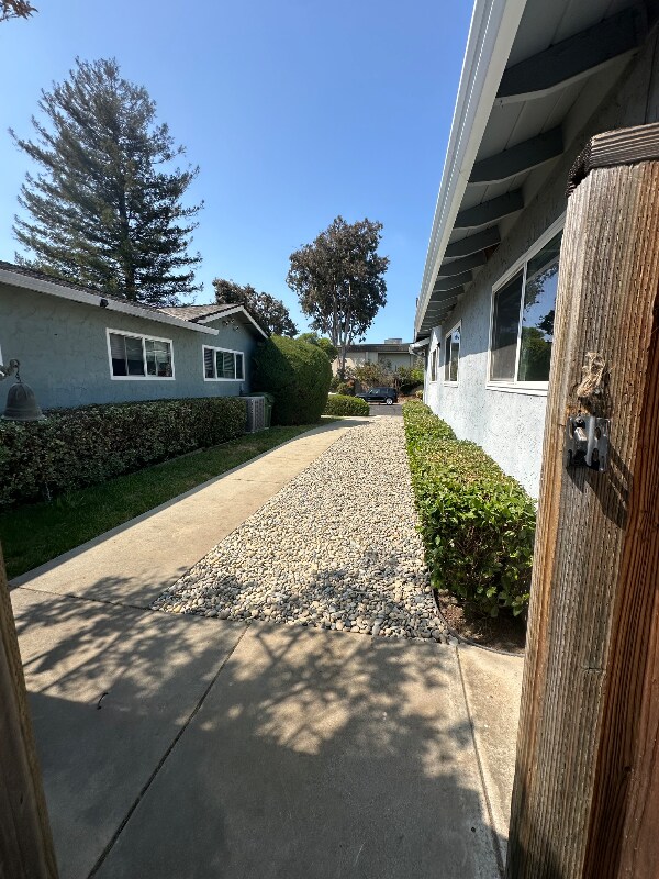 Building Photo - 962 Gale Dr