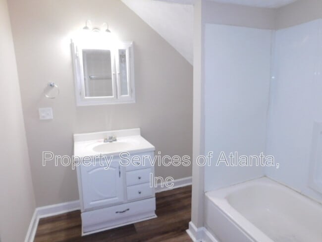 Building Photo - 1775 Petite Ln