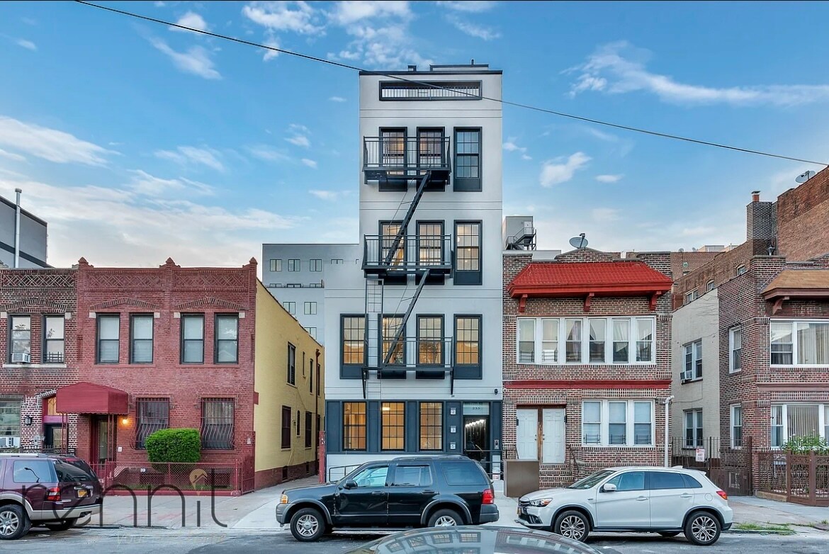 Building Photo - 237 Martense St