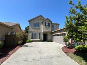 Building Photo - Gorgeous Stone Creek Home!