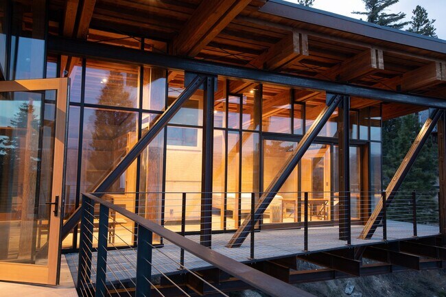 Building Photo - Architectural gem