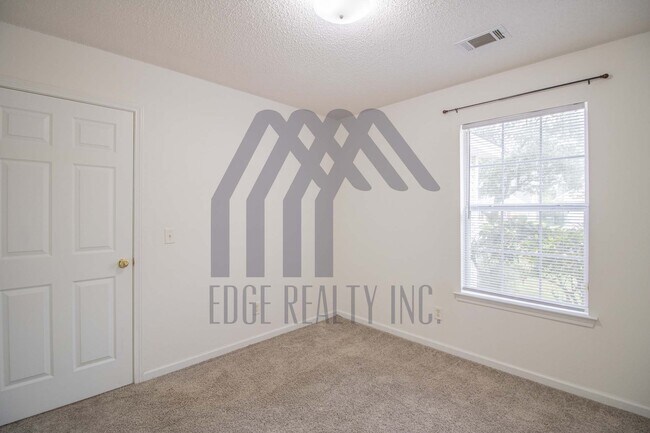 Building Photo - 6 Willow Lakes Dr