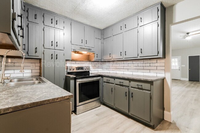 Building Photo - 1158 Pinedale Cir NW