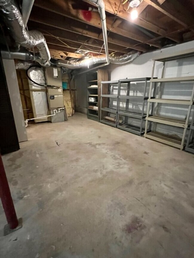 Building Photo - Black Mountain Rental