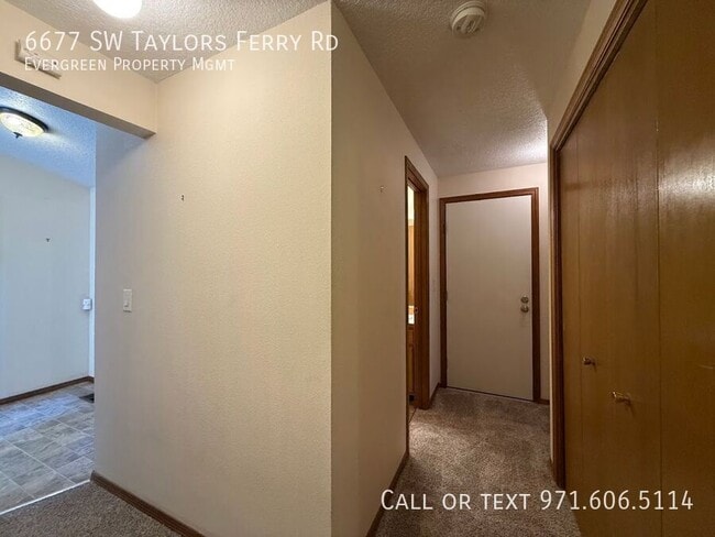 Building Photo - 6677 SW Taylors Ferry Rd