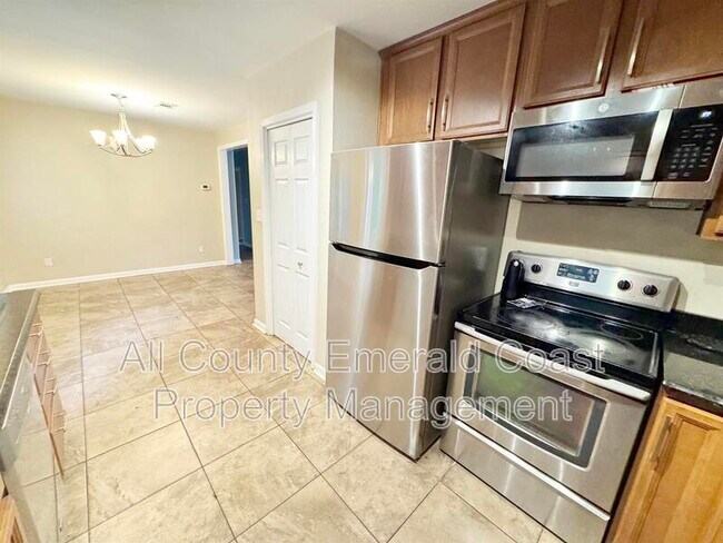 Building Photo - 506 Trenton St