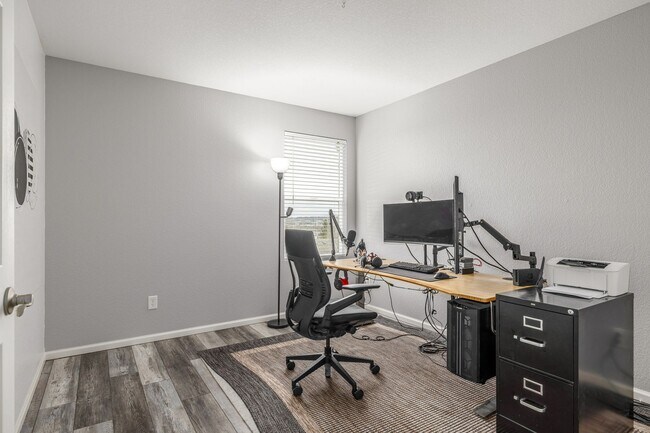 Building Photo - $0 DEPOSIT OPTION. BEAUTIFULLY MAINTAINED ...