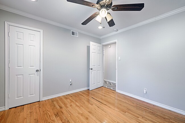 Building Photo - GEM!  Beautiful Upgrades & Move In Ready!
