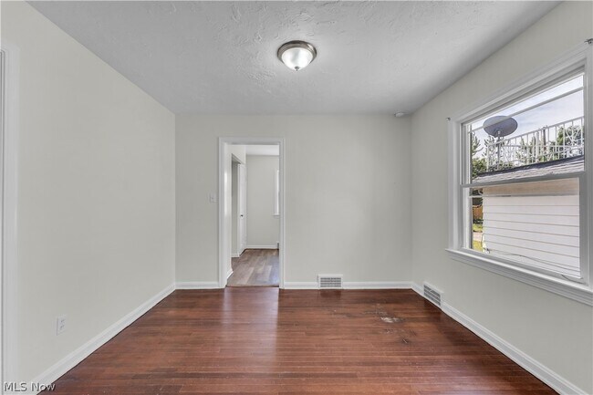 Building Photo - 16004 Invermere Ave