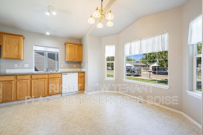 Primary Photo - 14237 Carolina St