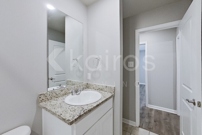 Building Photo - 200 Yardley Ct