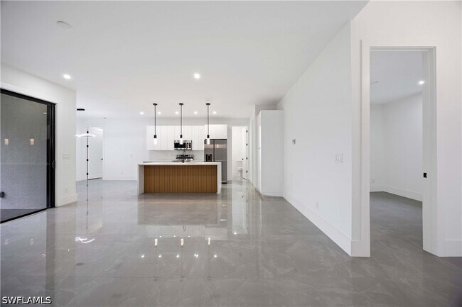 Building Photo - 2916 23rd St W