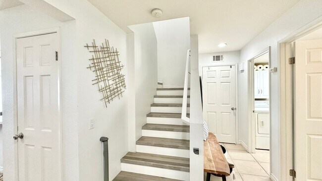 Building Photo - 5010 Golondrina Way