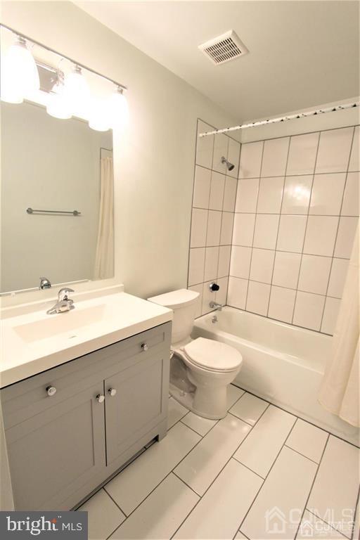 Building Photo - 1219 Ravens Crest Dr